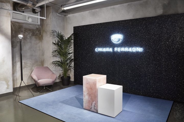 OFF Arch 设计的 Chiara Ferragni Collection 展厅,意大利米兰 OFF Arch 设计的 Chiara Ferragni Collection 展厅,意大利米兰