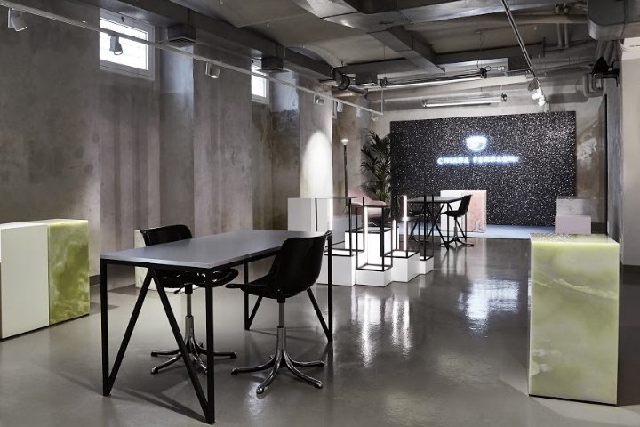 OFF Arch 设计的 Chiara Ferragni Collection 展厅,意大利米兰 OFF Arch 设计的 Chiara Ferragni Collection 展厅,意大利米兰