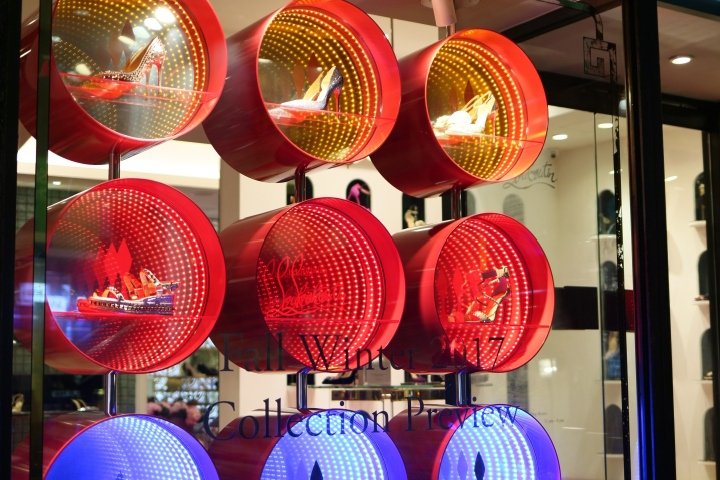 Christian Louboutin Infinity Tunnel Windows by Mes Workshop，香港
