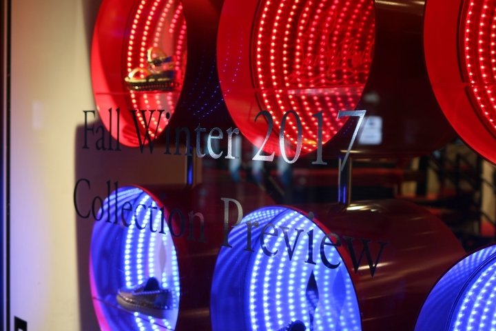 Christian Louboutin Infinity Tunnel Windows by Mes Workshop，香港