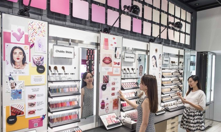 香港 Mapos 的倩碧专卖店