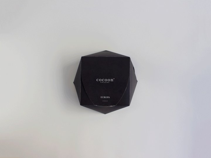 Yolanda Sabuz 和 Sandra Solanas 设计的 Cocoon 零食包装