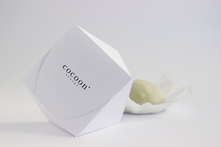 Yolanda Sabuz 和 Sandra Solanas 设计的 Cocoon 零食包装