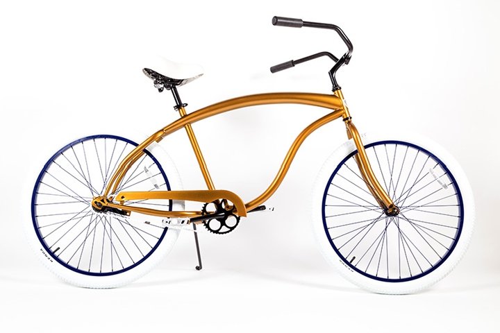 Villy Customs 设计的色彩缤纷的巡洋舰