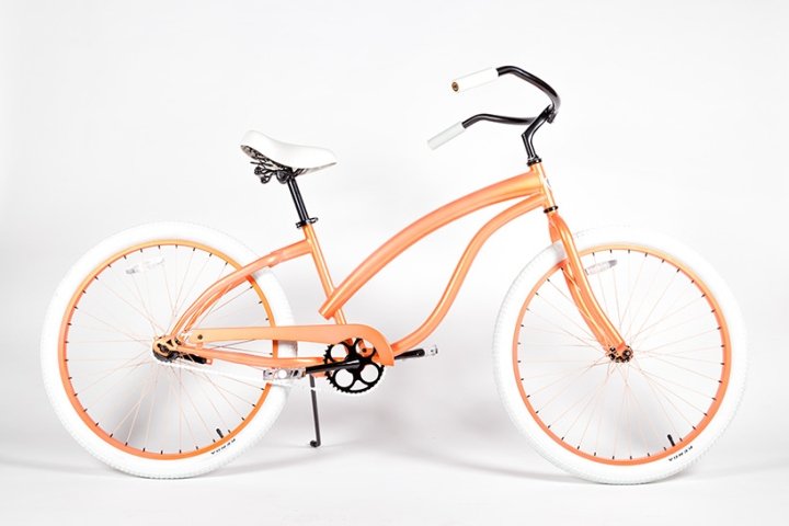 Villy Customs 设计的色彩缤纷的巡洋舰