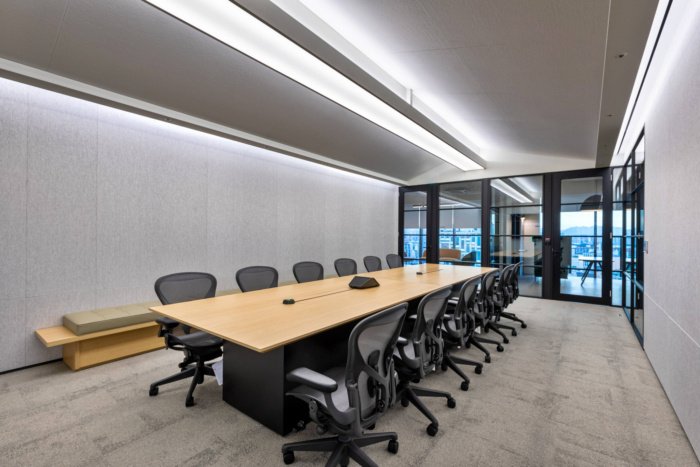 JH Associates 的机密客户办公室