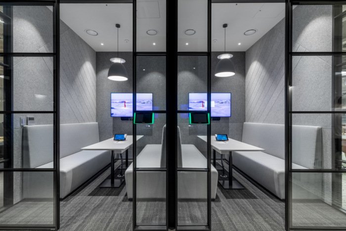 JH Associates 的机密客户办公室