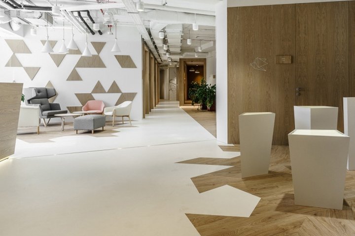 波兰华沙 The Design Group 机密制药公司