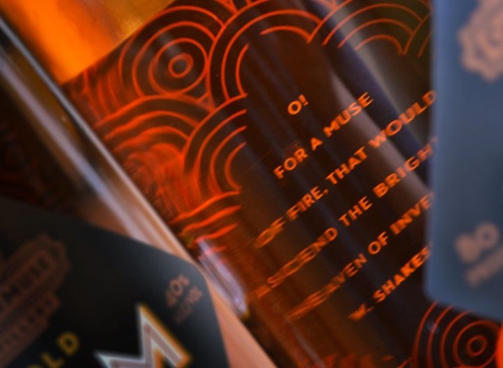 Emrich Office 的 CopperMuse 朗姆酒包装