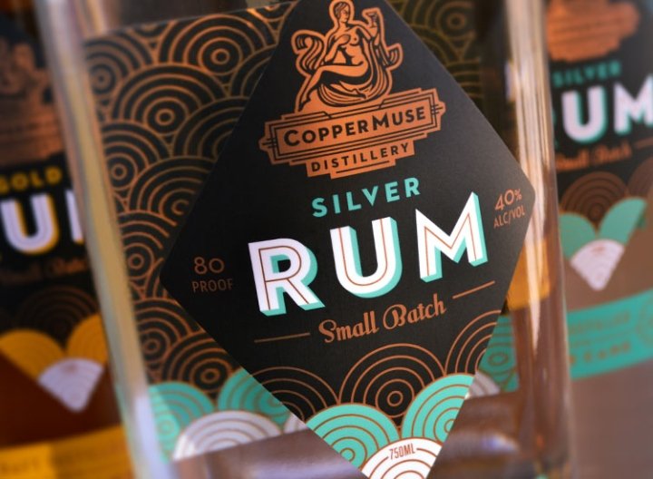 Emrich Office 的 CopperMuse 朗姆酒包装