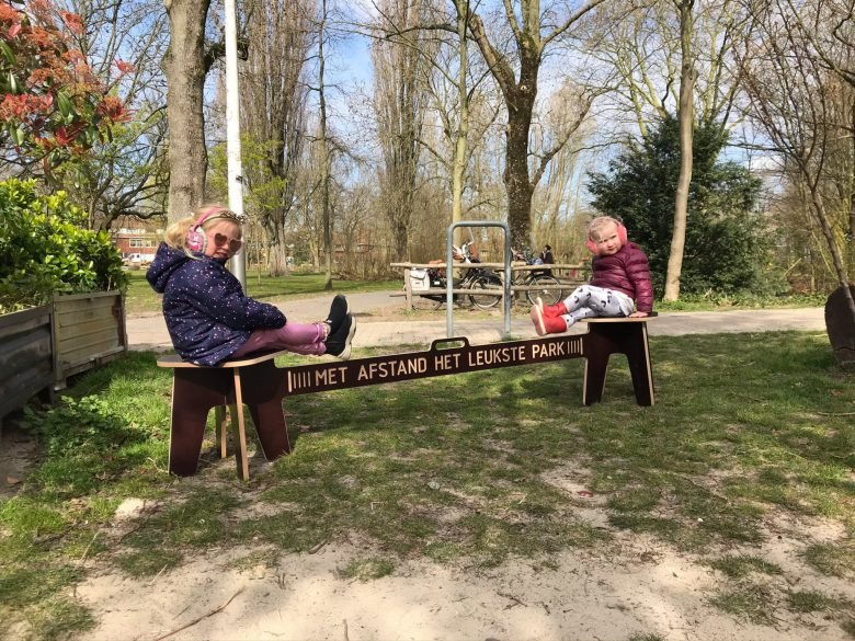 科罗纳危机 Kruk 长凳，由 Object Studio 设计