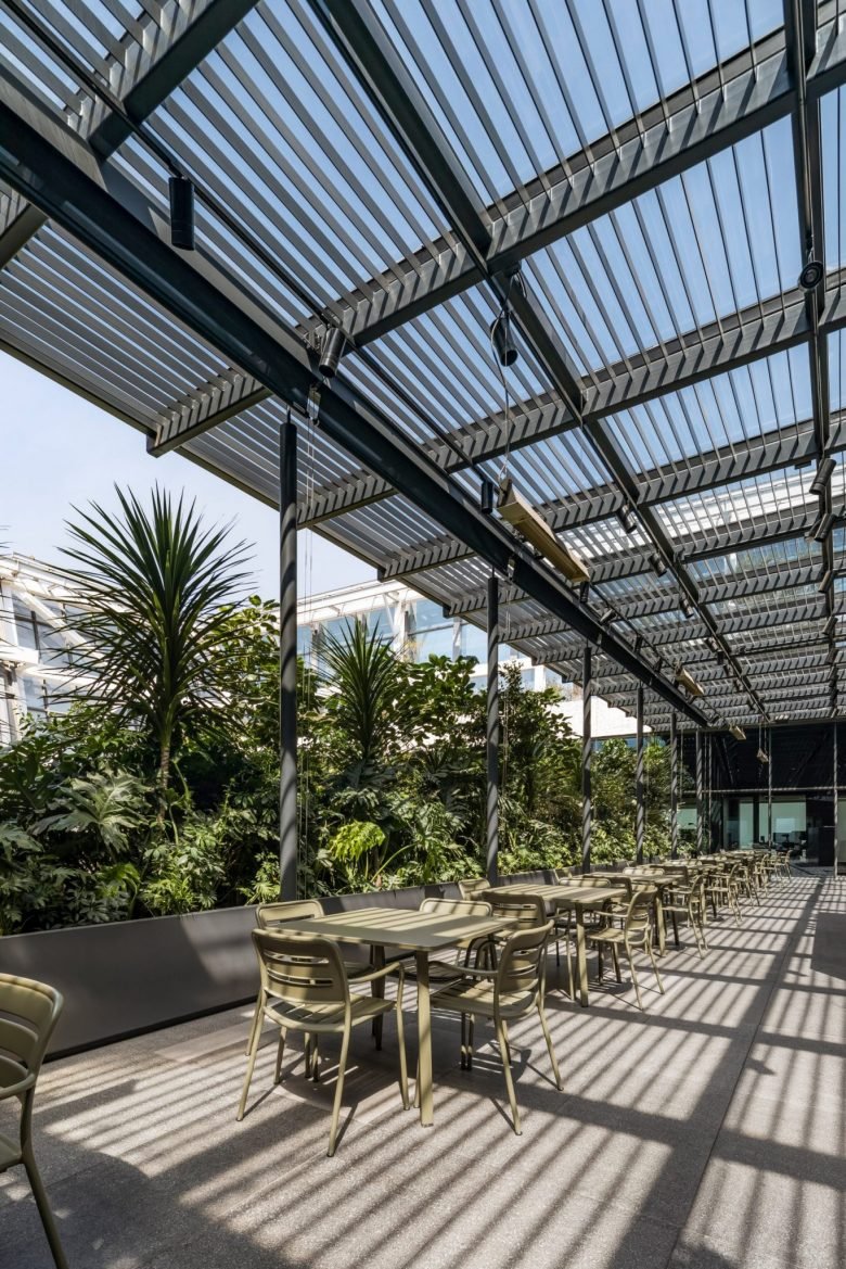 Esrawe Studio 的企业 C 办公室