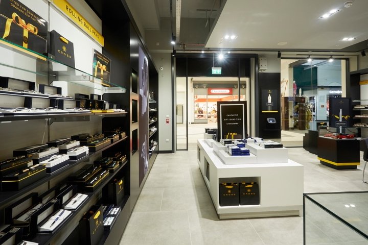 英国斯温顿的 Cross-Sheaffer 钢笔店,由 David Adcock 和 Sean Revell 设计 英国斯温顿的 Cross-Sheaffer 钢笔店,由 David Adcock 和 Sean Revell 设计