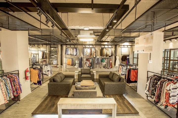 Crown Wears 零英寸展厅,加济布尔 – 孟加拉国 Crown Wears 零英寸展厅,加济布尔 – 孟加拉国