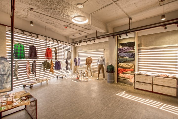 Crown Wears 零英寸展厅,加济布尔 – 孟加拉国 Crown Wears 零英寸展厅,加济布尔 – 孟加拉国