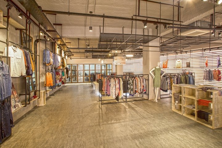 Crown Wears 零英寸展厅,加济布尔 – 孟加拉国 Crown Wears 零英寸展厅,加济布尔 – 孟加拉国