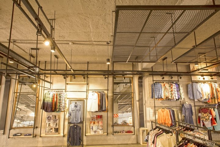 Crown Wears 零英寸展厅,加济布尔 – 孟加拉国 Crown Wears 零英寸展厅,加济布尔 – 孟加拉国