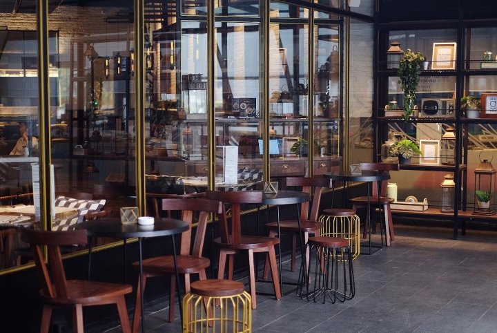 D’Kevin 酒吧、小酒馆和牛排，Portfolio Architectural Lifestyle，雅加达 – 印度尼西亚