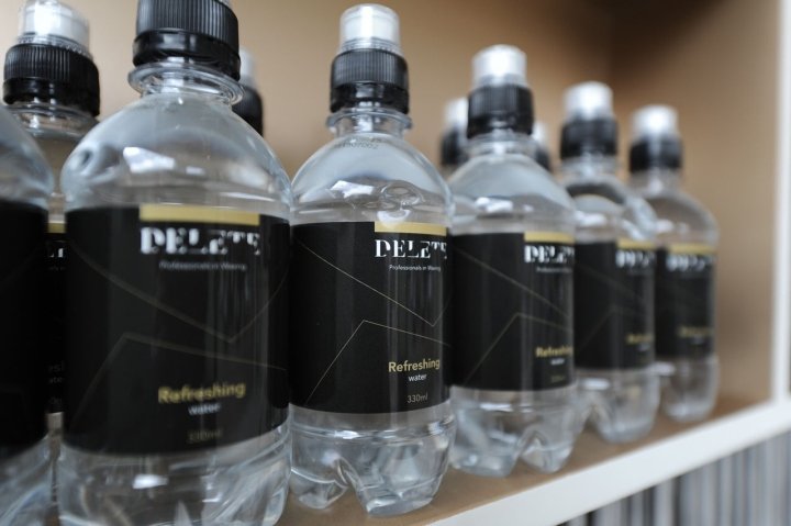 DELETE 沙龙设计和品牌由全新品牌设计师设计，荷兰阿姆斯特丹