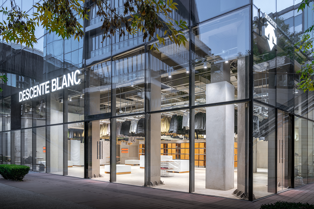 DESCENTE BLANC 北京 / Schemata Architects + Jo Nagasaka