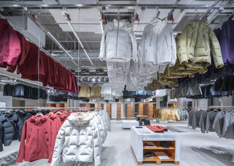 DESCENTE BLANC 北京 / Schemata Architects + Jo Nagasaka