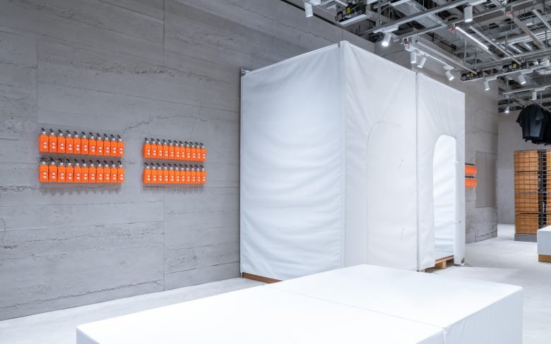 DESCENTE BLANC 北京 / Schemata Architects + Jo Nagasaka