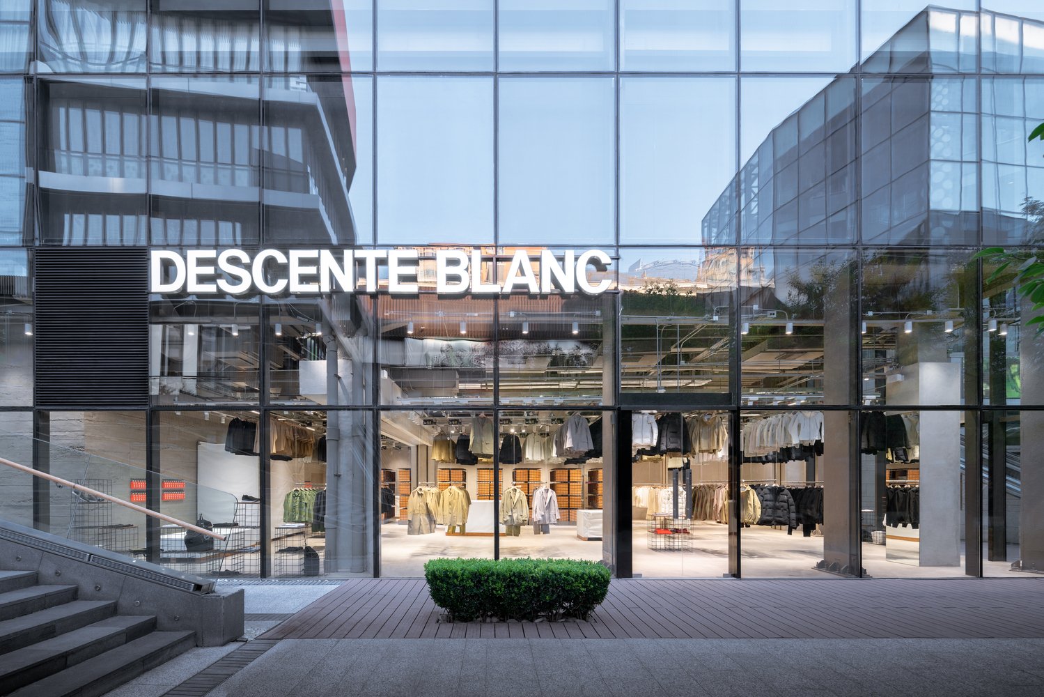DESCENTE BLANC 北京 / Schemata Architects + Jo Nagasaka