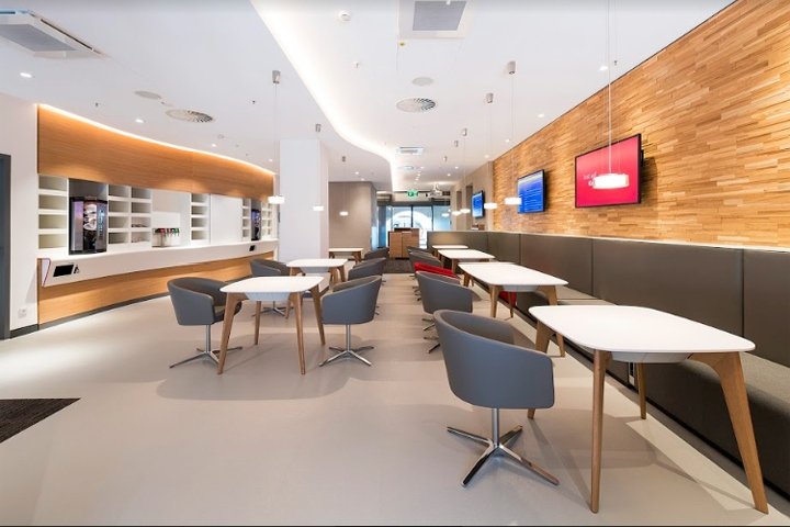 德国铁路休息室，由 CRi Cronauer + Romani Interior Architects 设计，纽伦堡 – 德国