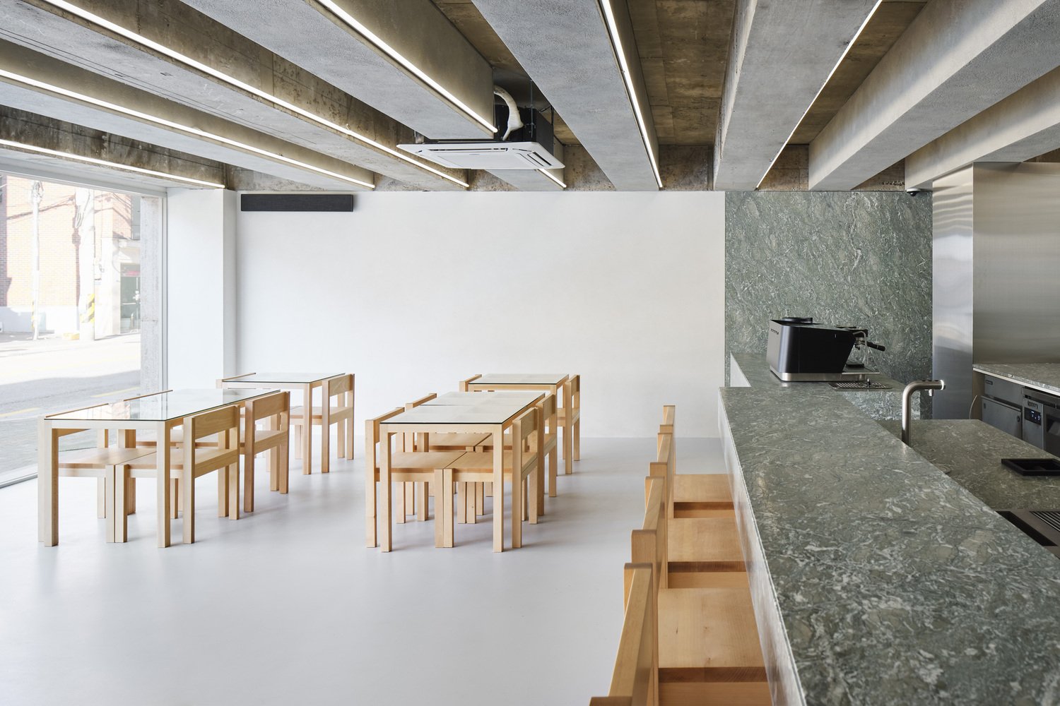 DORAE KNOT 咖啡厅由 Studio GIMGEOSIL 设计