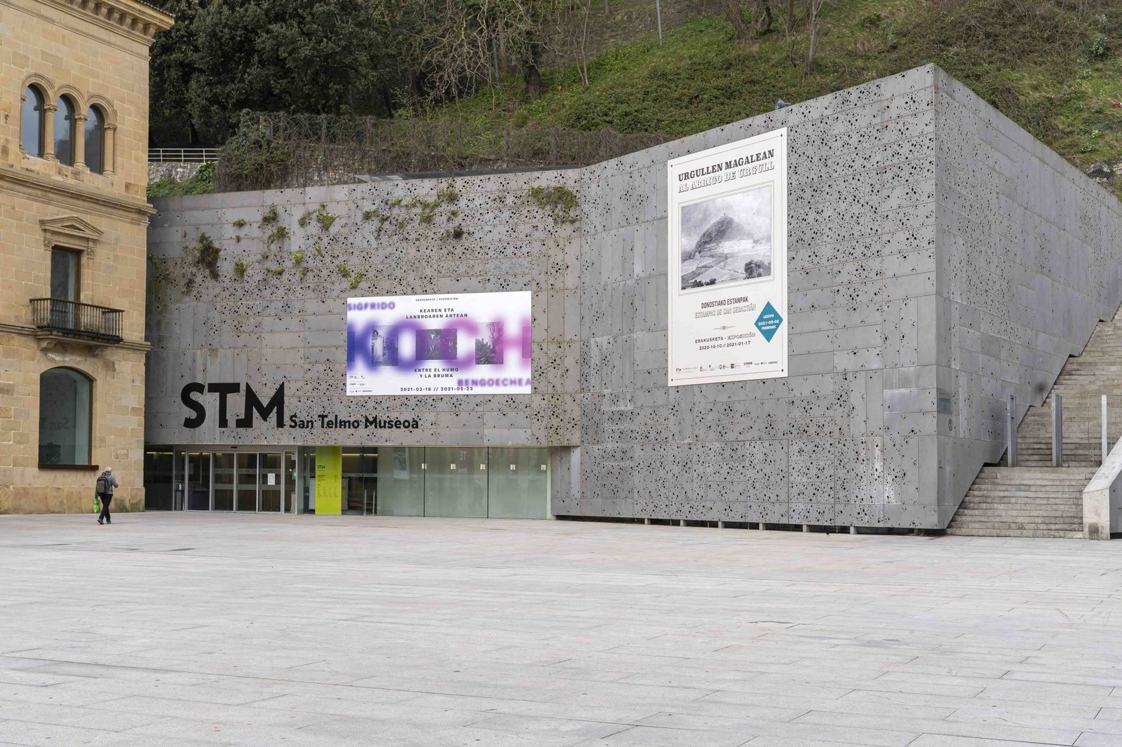 “在烟和雾之间。Sigfrido Koch Bengoechea”展览设计