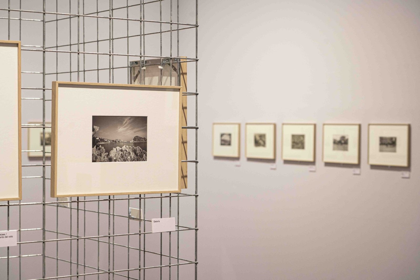 “在烟和雾之间。Sigfrido Koch Bengoechea”展览设计