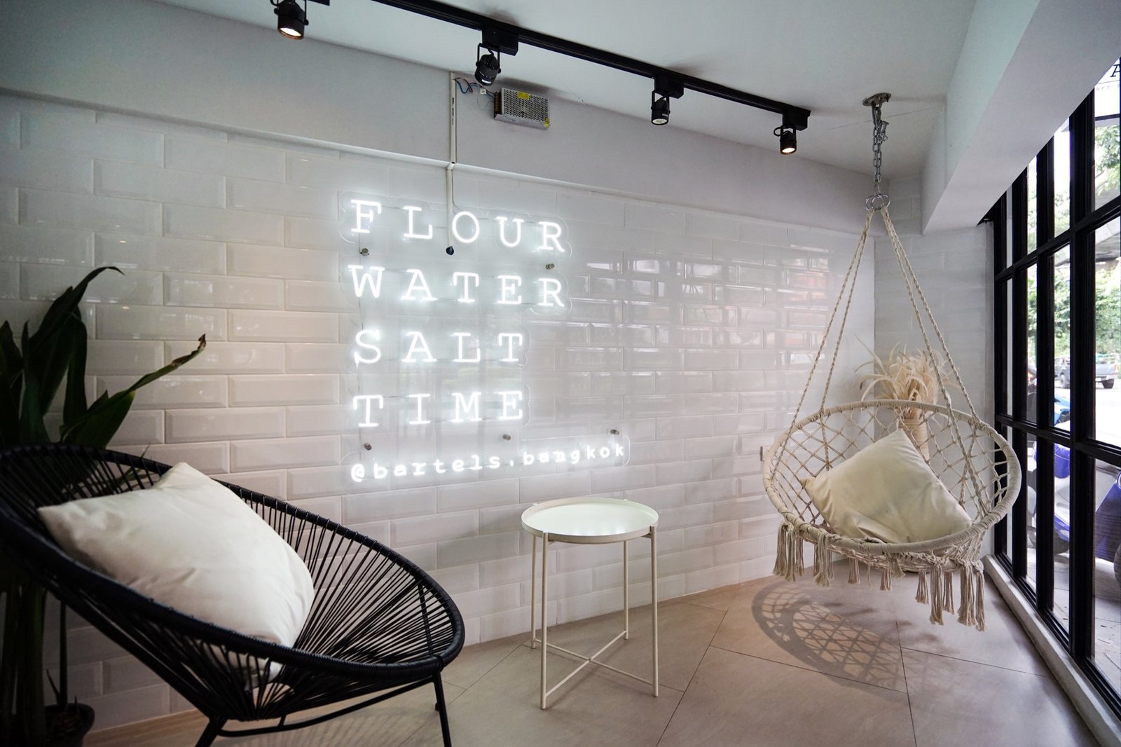 BARTELS：曼谷的酵母面包店和果汁店