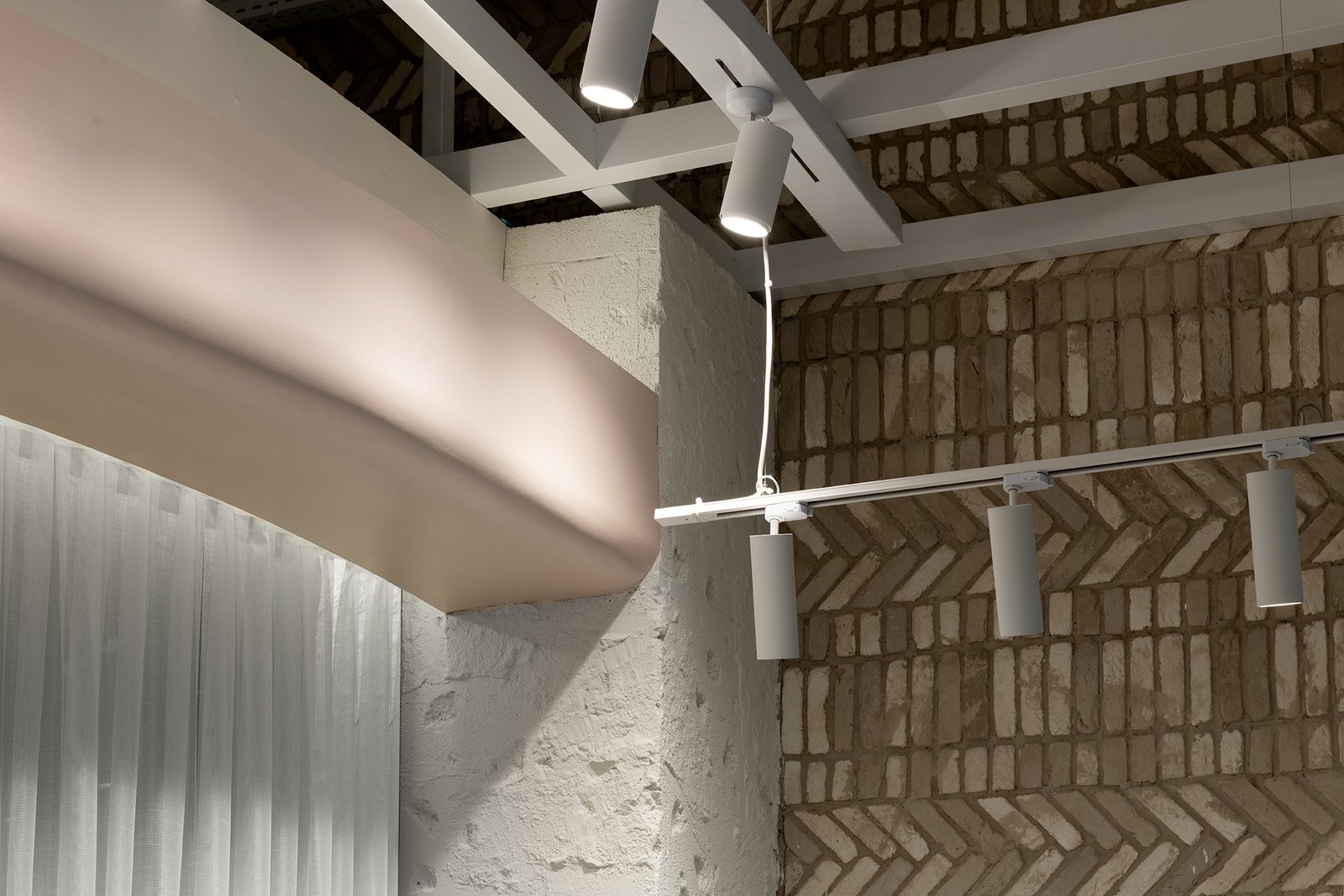KAREN MIZRAHI – store.studio.showroom KAREN MIZRAHI – store.studio.showroom