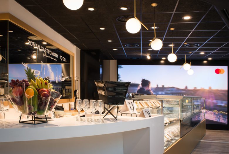 万事达卡小酒馆 | 由 Robilant Associati 设计