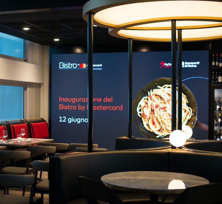 万事达卡小酒馆 | 由 Robilant Associati 设计