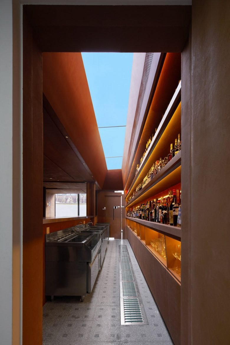 ALL Design Studio 在上海打造“后院”咖啡馆