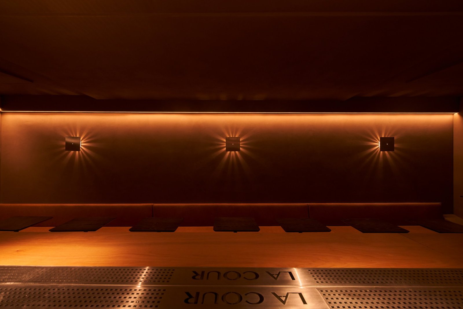 ALL Design Studio 在上海打造“后院”咖啡馆