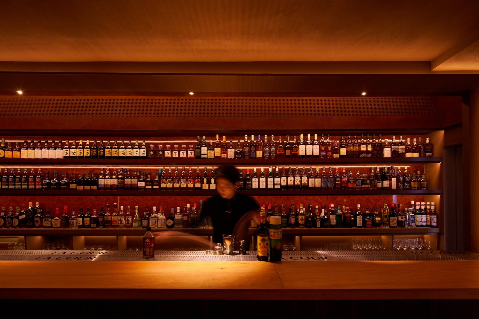 ALL Design Studio 在上海打造“后院”咖啡馆