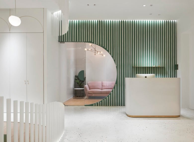 Nazodesign 工作室设计的 InNail 商店