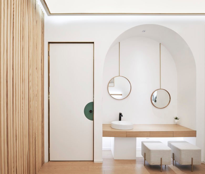 Nazodesign 工作室设计的 InNail 商店