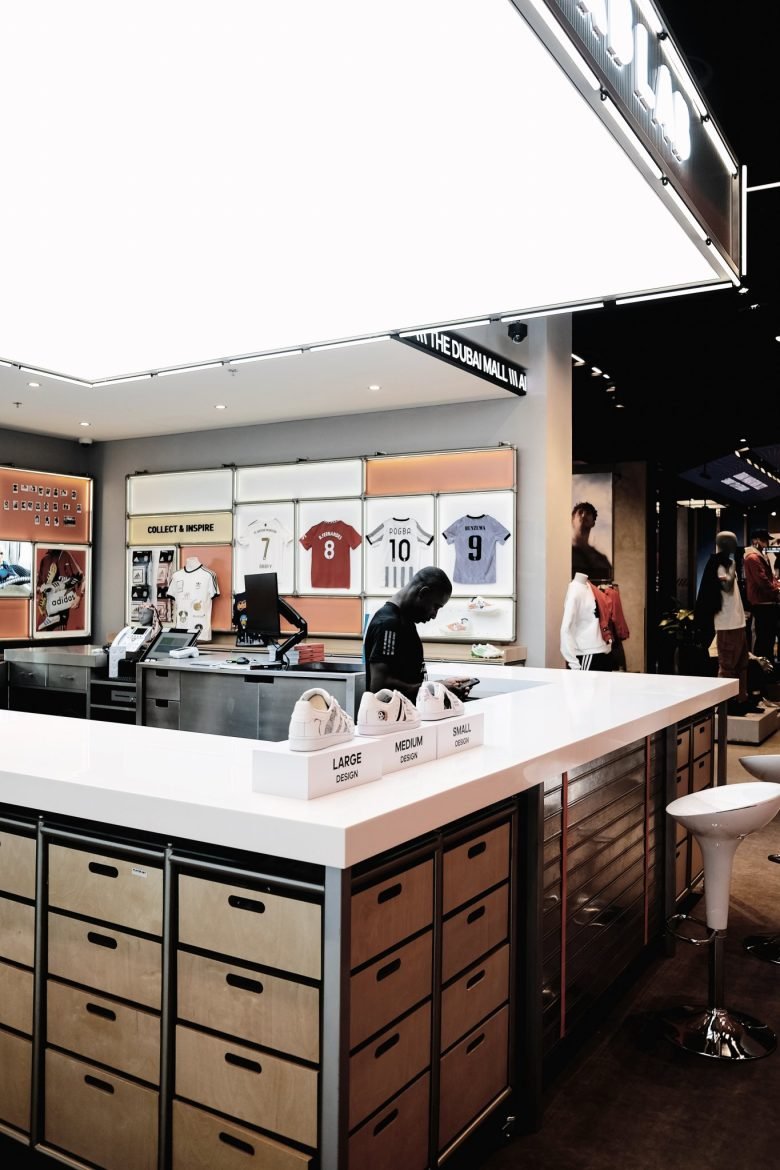 阿迪达斯 – DXB 实验室