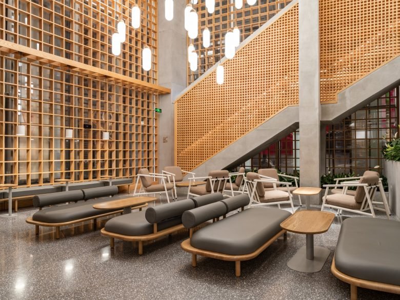 Liqui Group 为 Brew92 完成了新咖啡店和旗舰店的室内建筑