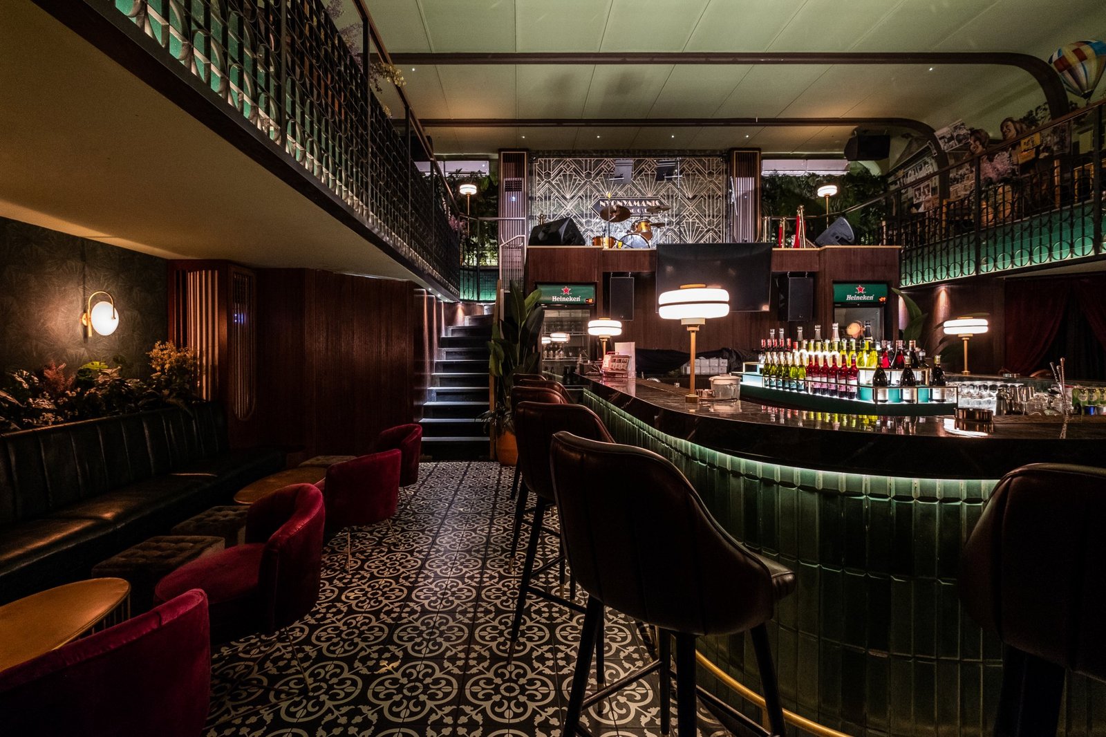 Nyonya Manis 饮酒俱乐部和 Nona Manis 点心俱乐部 by Seniman ruang x erreLUCE