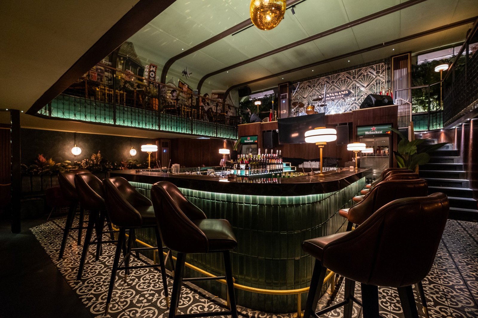 Nyonya Manis 饮酒俱乐部和 Nona Manis 点心俱乐部 by Seniman ruang x erreLUCE