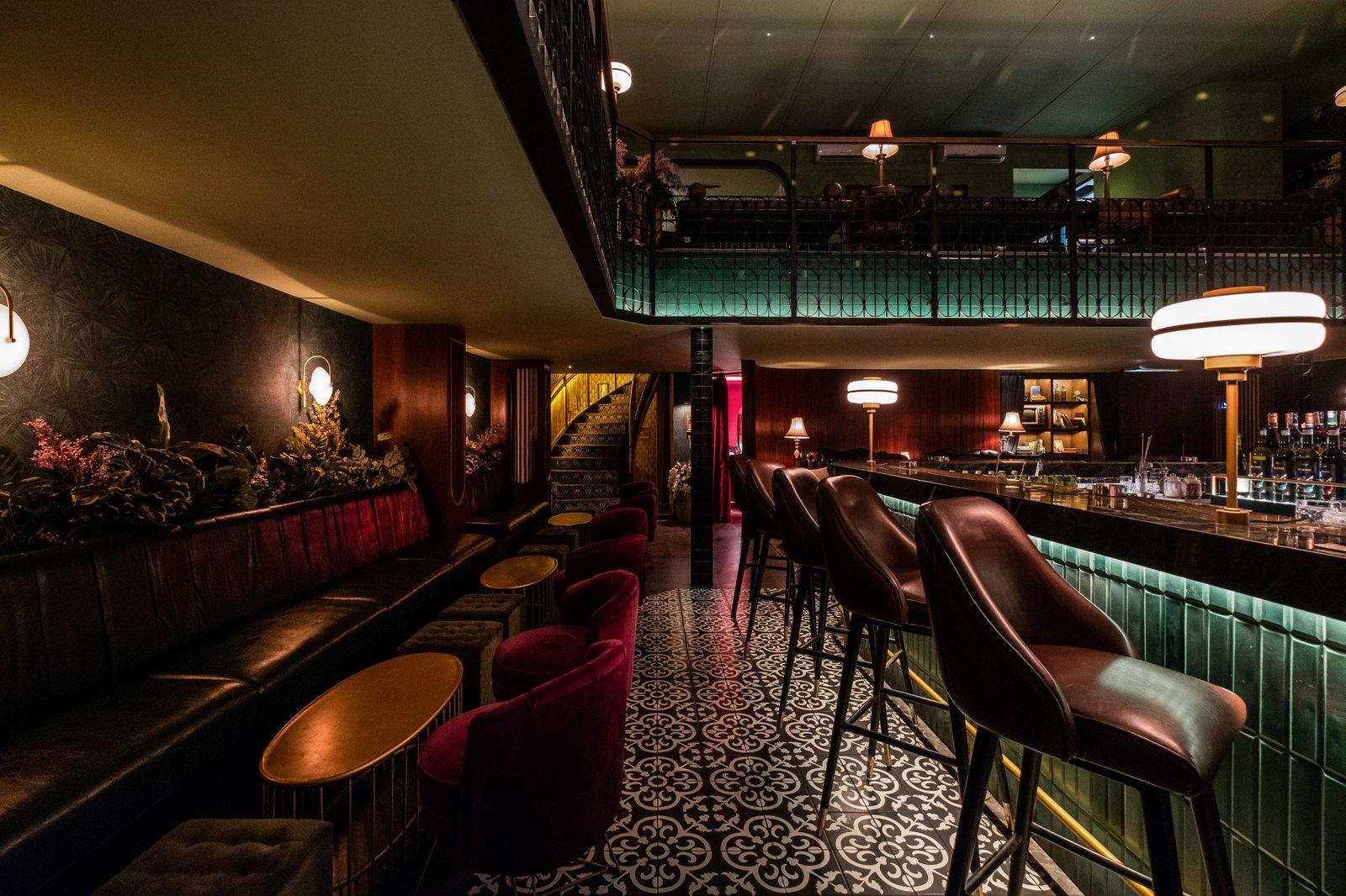 Nyonya Manis 饮酒俱乐部和 Nona Manis 点心俱乐部 by Seniman ruang x erreLUCE