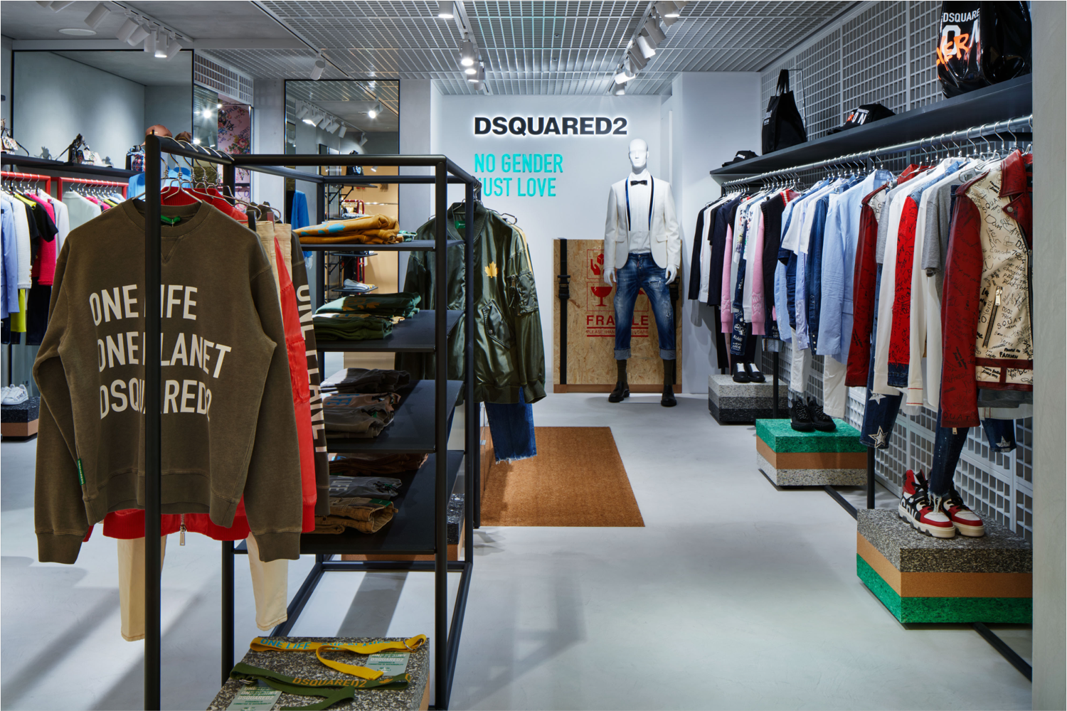 DSQUARED2 店中店，由 MRZarchitetti 设计