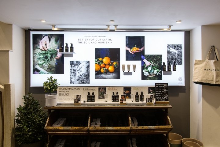 英国伦敦 The Marketing Works 的戴尔斯福德柔性显示屏 英国伦敦 The Marketing Works 的戴尔斯福德柔性显示屏