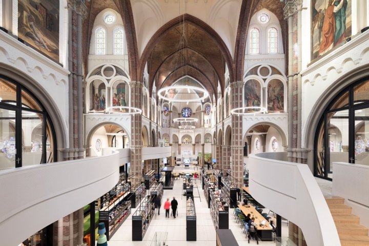 德佩特鲁斯图书馆、博物馆和社区中心，由 Molenaar&Bol&vanDillen Architects 设计，荷兰富特