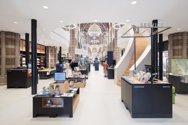 德佩特鲁斯图书馆、博物馆和社区中心，由 Molenaar&Bol&vanDillen Architects 设计，荷兰富特