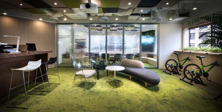 穆氏香港 Dealogic 办公室